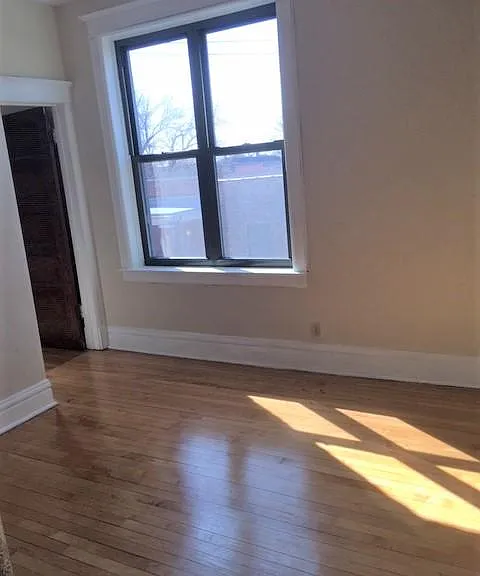 2208 W Berteau Ave #3 — Photo 11