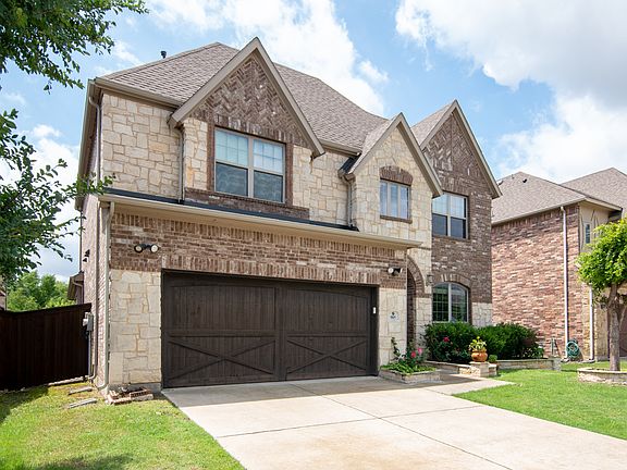 2nd image of 905 Snowshill Trl