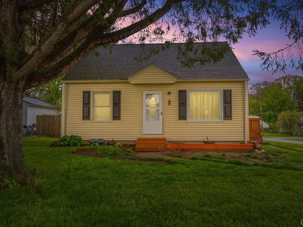 115 Tallmadge Rd, North Syracuse, NY 13212