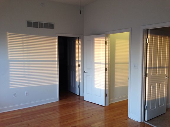 2nd image of 1009 Mississippi Ave #31