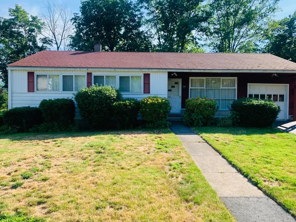 321 Crest Dr #L-76, Clarks Green, PA 18411