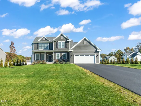 46 Mallory Way, Ballston Lake, NY 12019