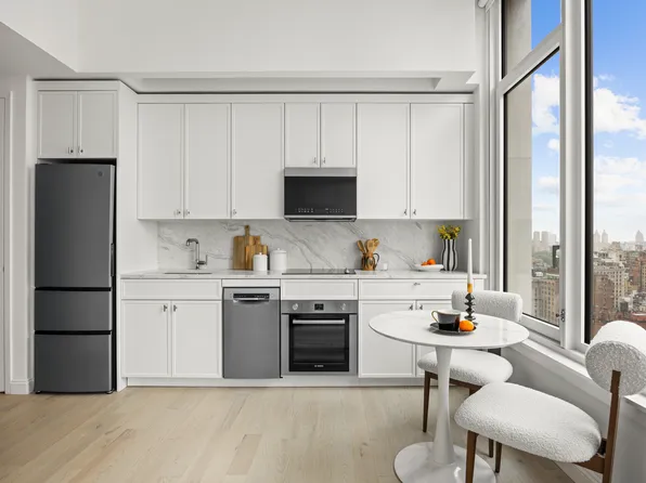 1026 3rd Avenue image 5 of 17