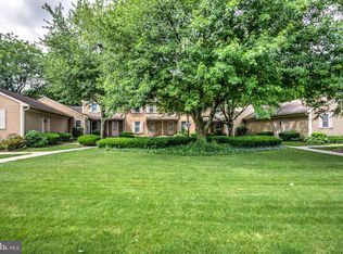 63 Ashlea Vlg, New Holland, PA 17557