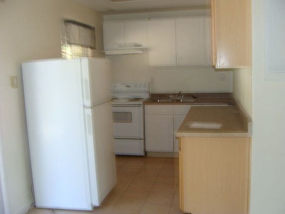 3rd image of 6038 Mariposa Ave