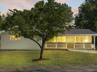 203 W Mockingbird Ln, Crane, MO 65633