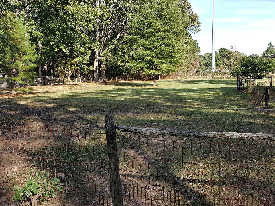 1st image of 13 Warren Dr