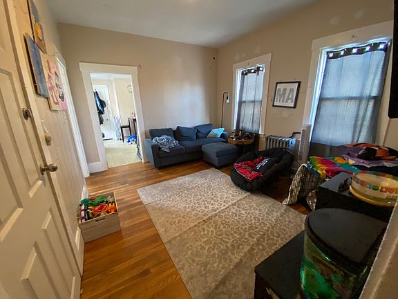 4th image of 40 Wigglesworth St #2