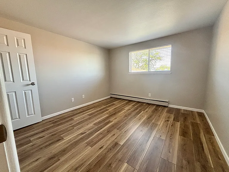 1120 Ann St #11 — Photo 10
