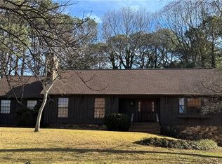 933 Viking Dr, Stone Mountain, GA 30083