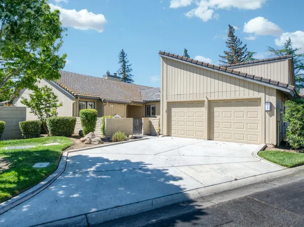 1621 Tollhouse Ln, Clovis, CA 93611