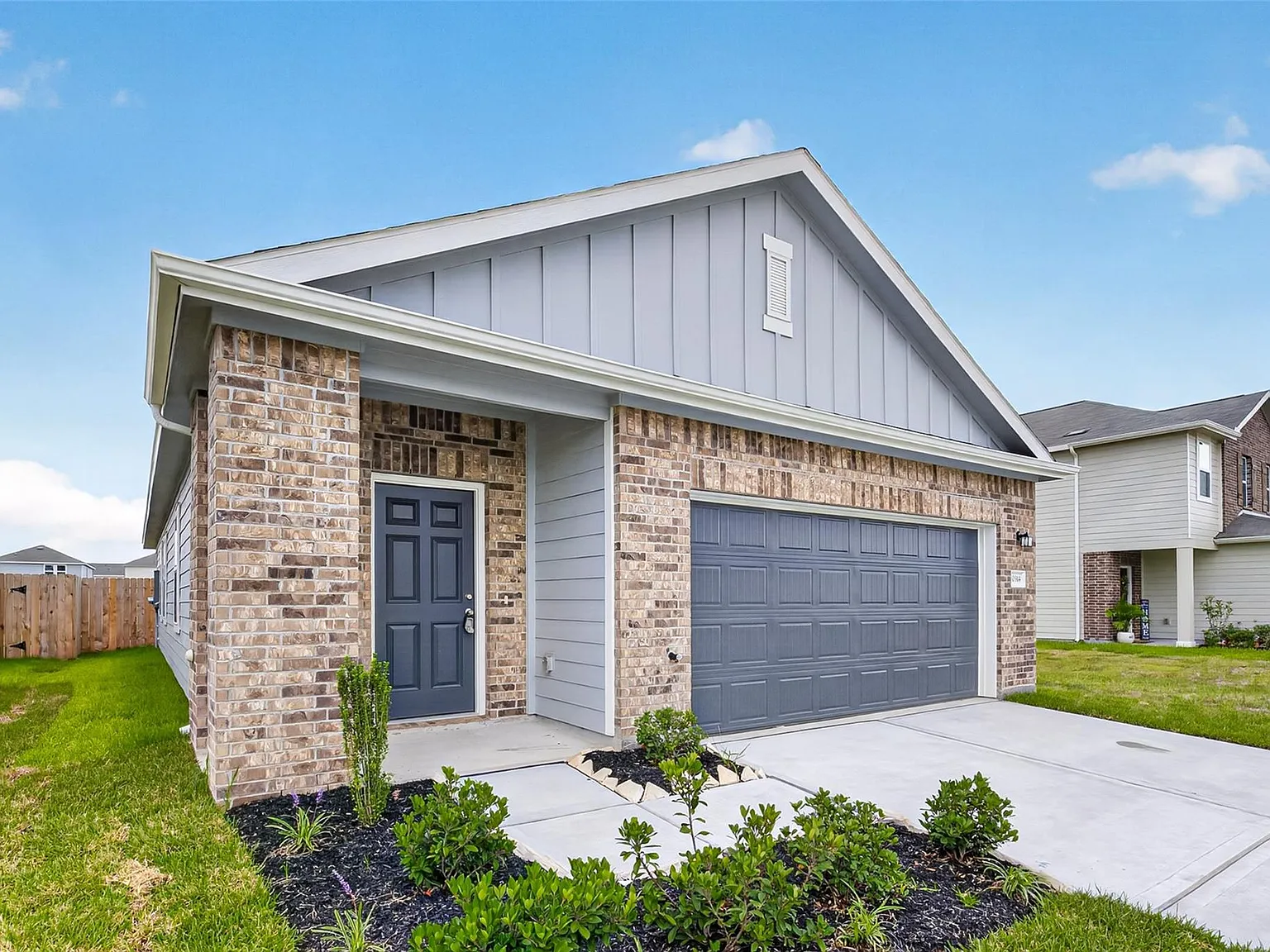 3 bed, 2.0 bath, 1466 sqft, $1,950 — Photo 2