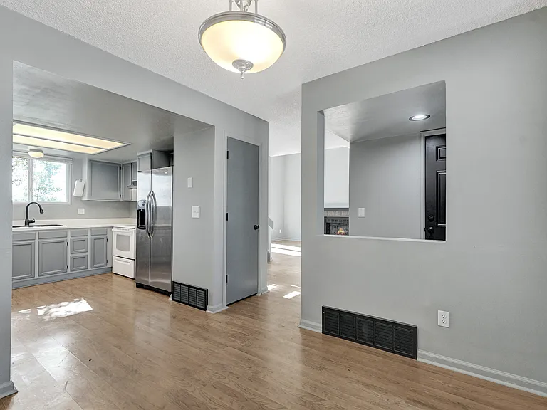4440 Bramble Ln — Photo 6