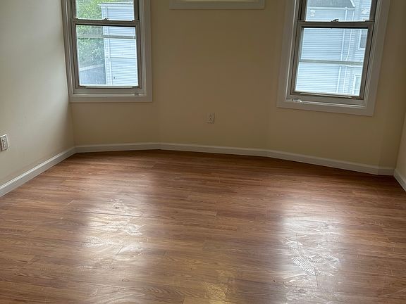 2nd image of 29 9th Ave Floor 2