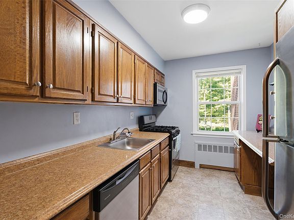 5th image of 17 Fieldstone Drive #153