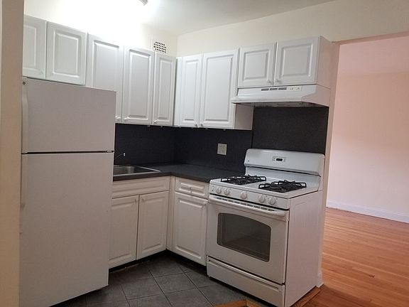 4th image of 34-21 71st St #603