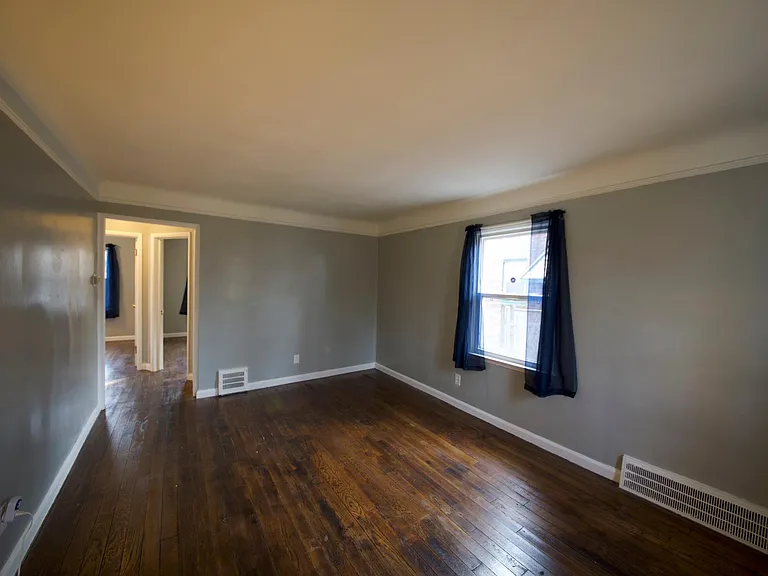 19340 Stahelin Ave — Photo 5