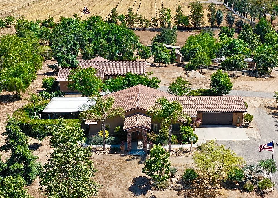1st image of 1529-31 Royal Vista Dr