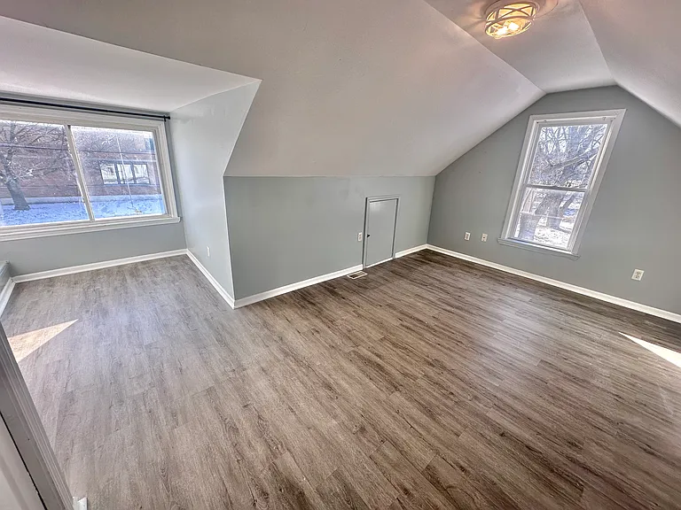 1751 Clara St — Photo 41