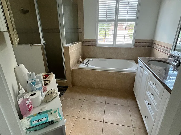 28 E Rosevear St — Photo 12