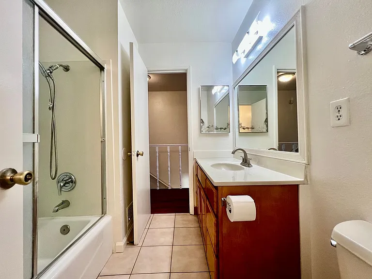 975 Owsley Ave — Photo 12