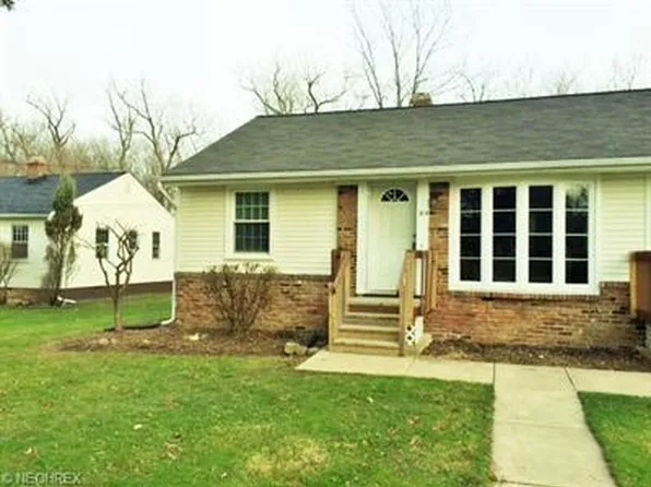 438 North St APT 13A, Chardon, OH 44024