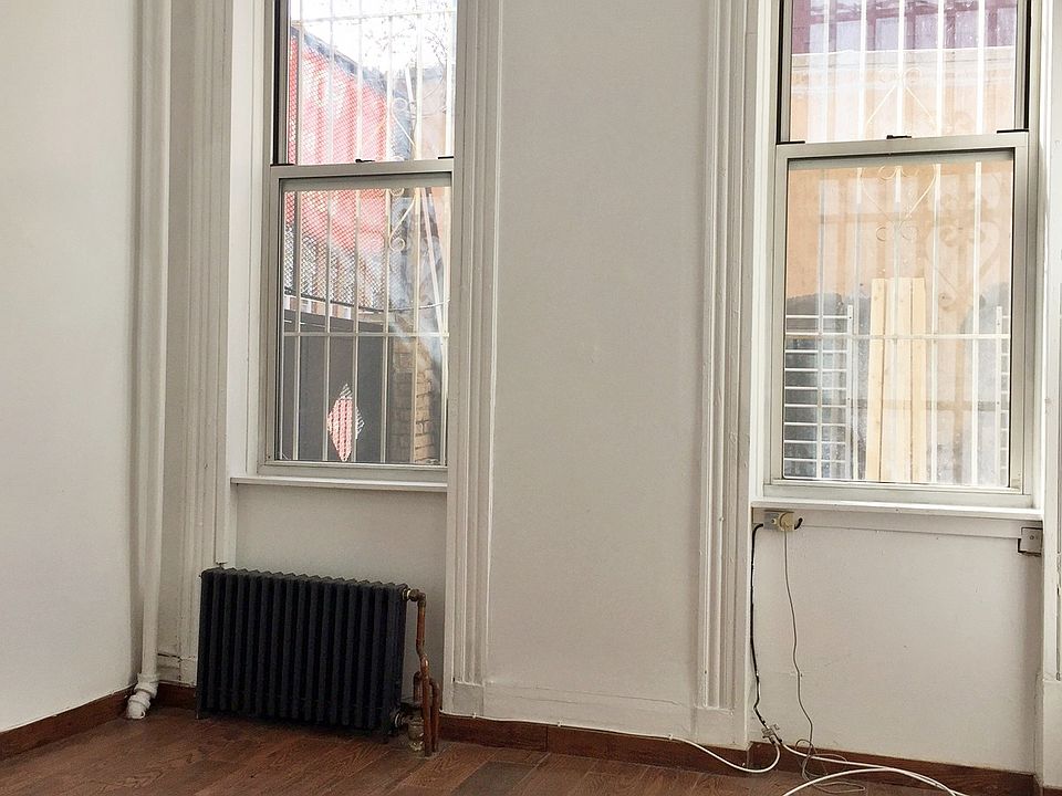1st image of 162 Irving Ave APT 1R