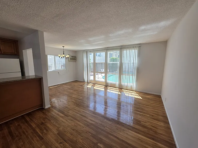 1732 N Harvard Blvd #106 — Photo 19