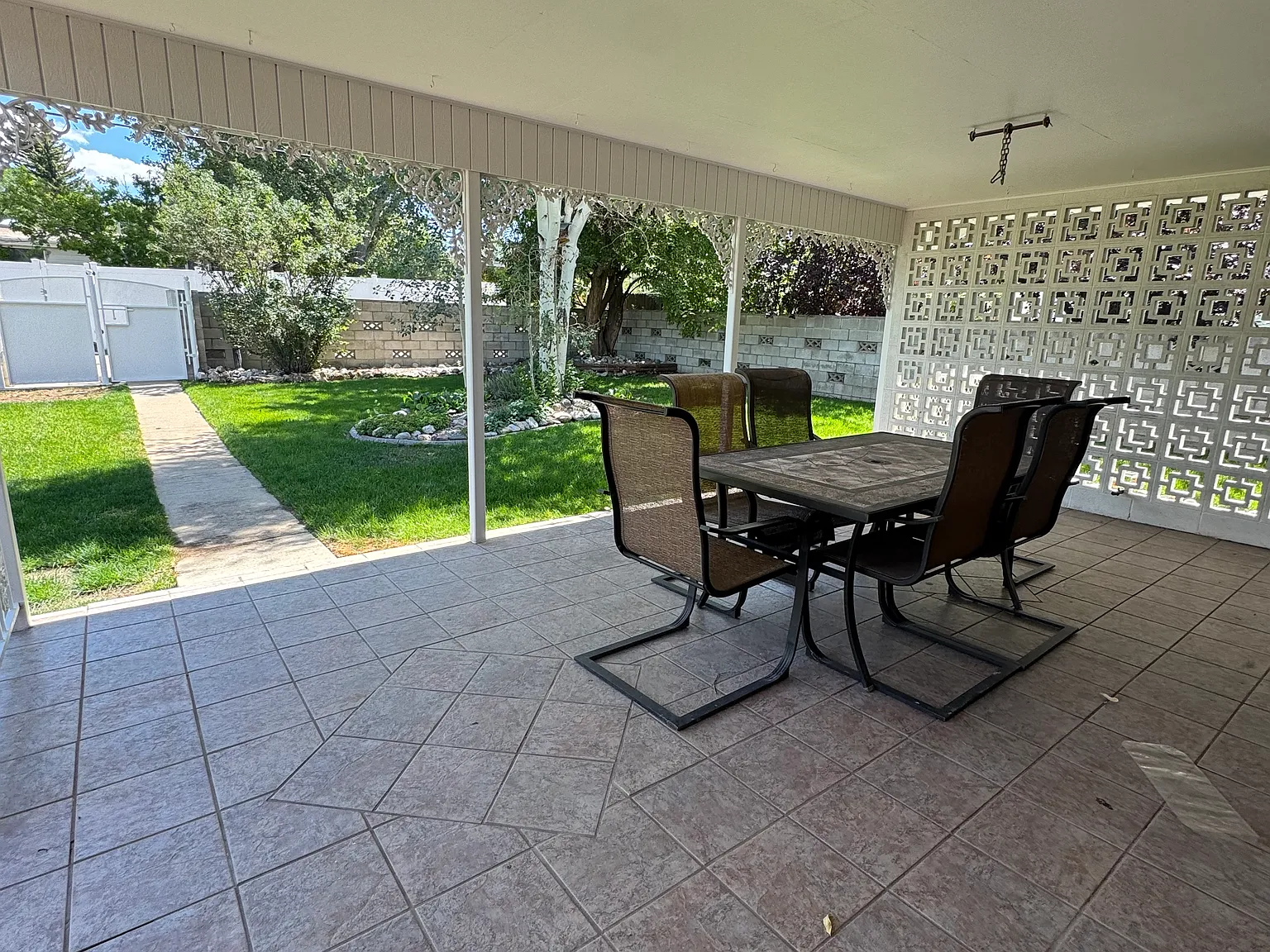 3615 Hawthorne Avenue — Photo 2