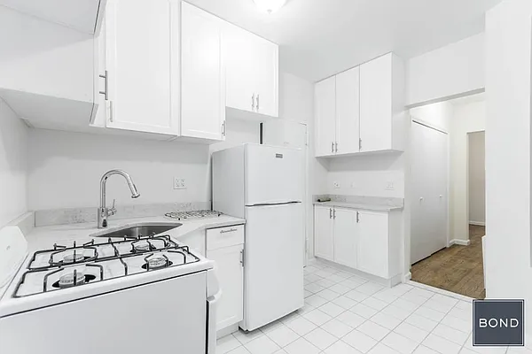 Rented by Bond New York | media 1