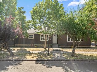 612 4th St, Woodburn, OR 97071