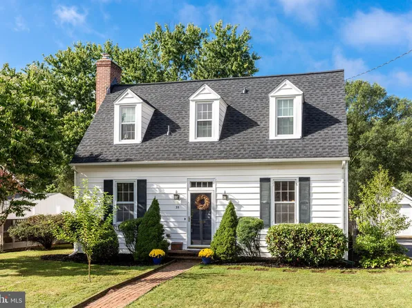 35 Chase St, Westminster, MD 21157