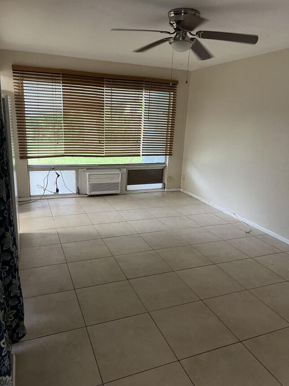 224 NE 24th Ave #E, photo 2