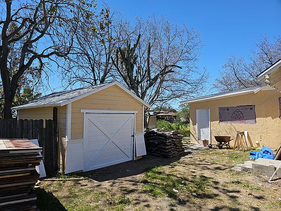 5th image of 18455 Marygold Ave