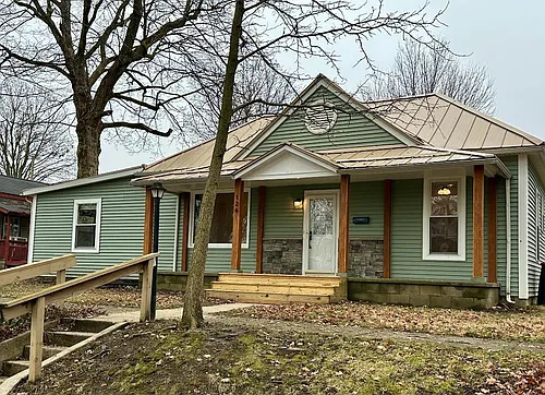 126 E North St Photo 1