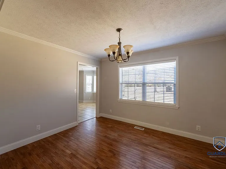 375 Shady Grove Rd — Photo 5