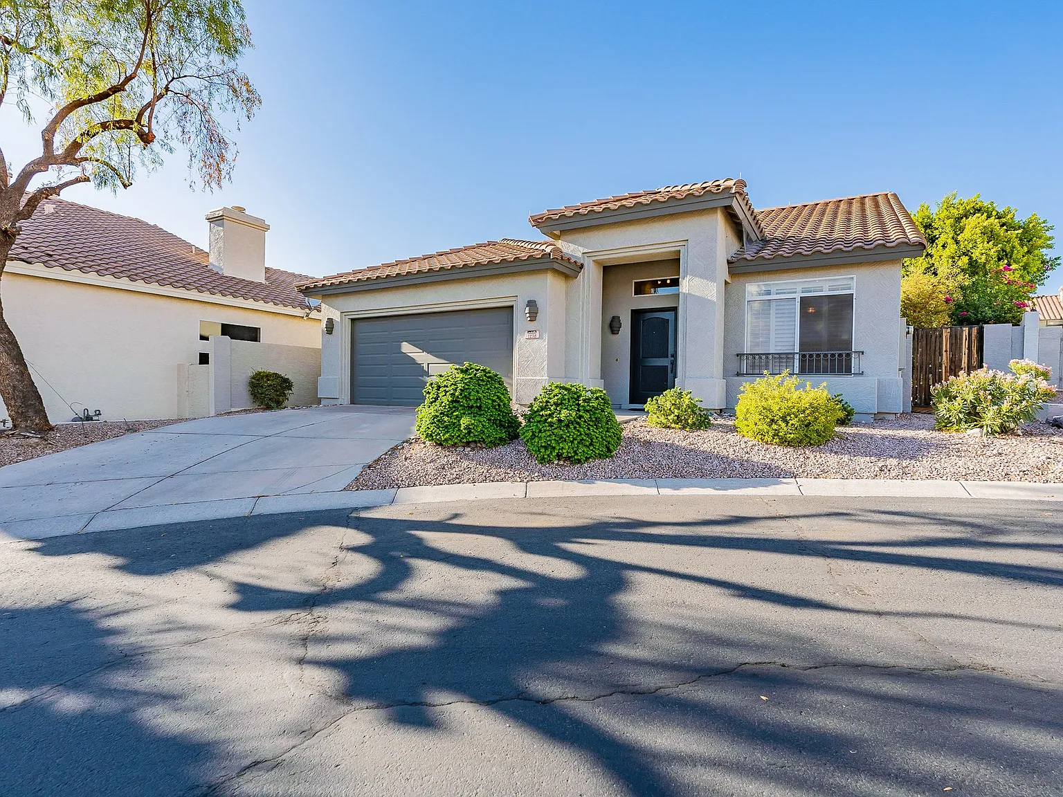 1238 E Presidio Rd — Photo 3