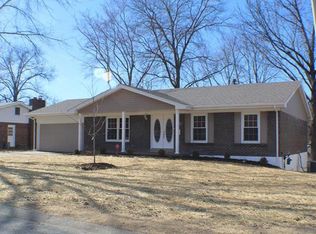 9991 Lochiel Ln, Saint Louis, MO 63137