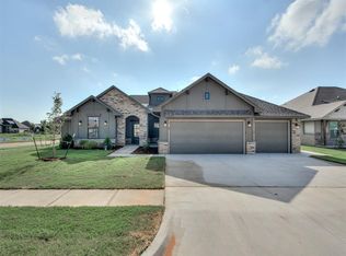 4900 Vine Cliff Rd, Mustang, OK 73064