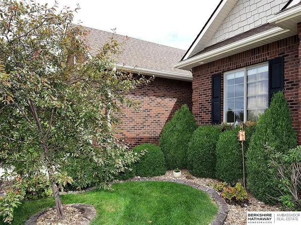 6540 Ashbrook Dr, Lincoln, NE 68516