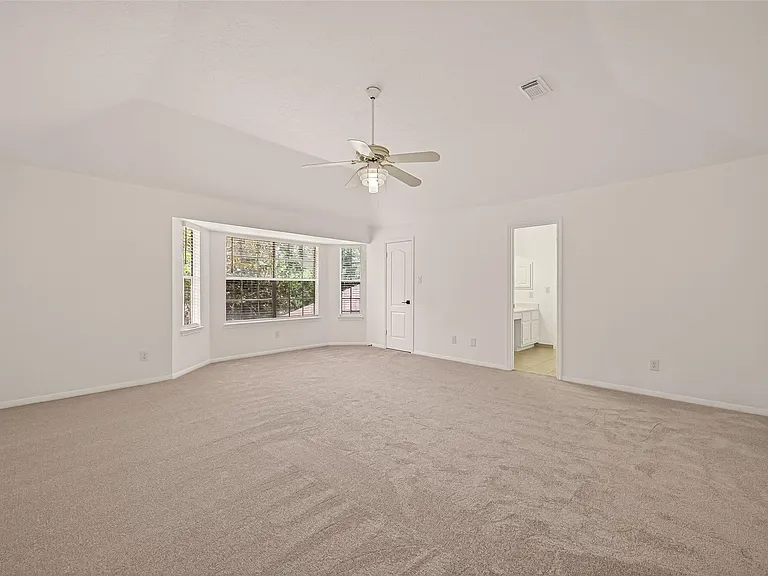 2431 Parkwood Ln — Photo 21