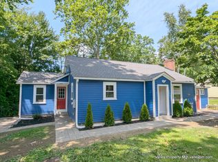 227 West St, Amherst, MA 01002