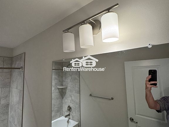2nd image of 2605 Day Lily Rd