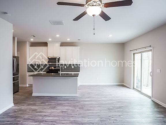 2nd image of 1404 Flathead River Ln SW
