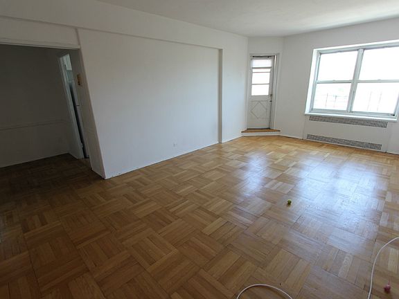 2nd image of 6561 Saunders St #5R
