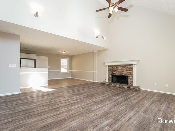 4th image of 610 Pebble Blvd