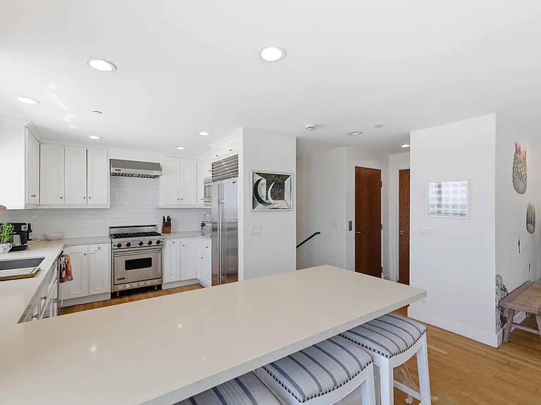 225 36th Pl — Photo 9