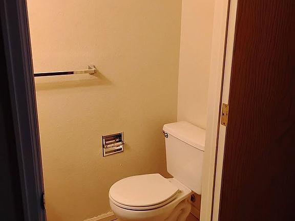 0.5 bathroom on the 1st floor