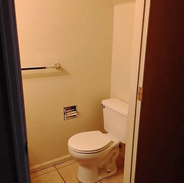 0.5 bathroom on the 1st floor