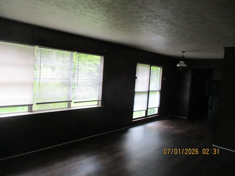 1704B Whitney Ave — Photo 5